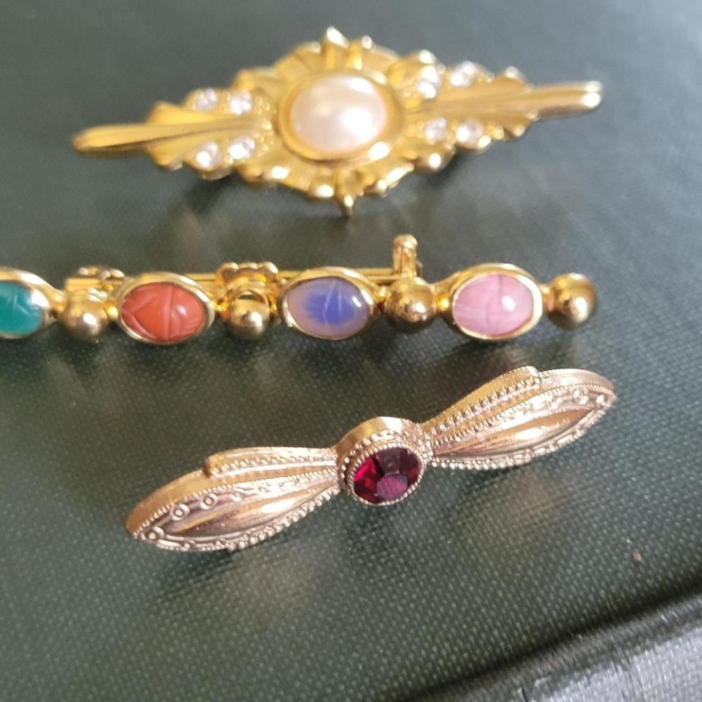 Vintage Gold Tone Bar Brooch Set Scarab Faux Pearl Red Rhinestone Royalcore 80s